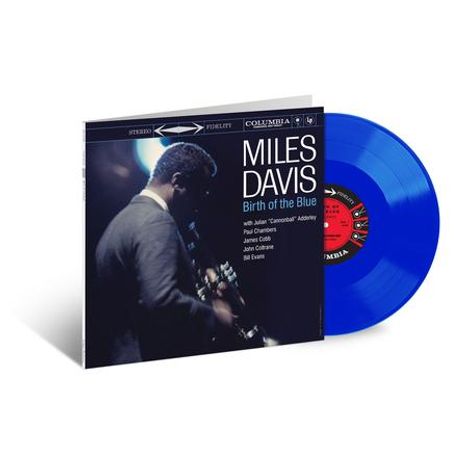 Der Text sagt "MILES DAVIS Birth of the Blue" und listet Musiker auf. Es zeigt ein Albumcover und eine blaue Schallplatte.