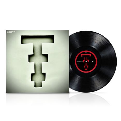 Text: "The Pineapple Thief - Far and Wide". Eine Schallplatte neben einem Cover mit stilisiertem T-Symbol.