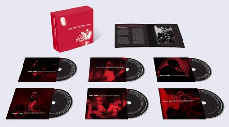 CD-Box-Set "MILES DAVIS & JOHN COLTRANE". Enthält sechs Disc-Hüllen mit Fotos der Musiker. Rotes und schwarzes Design.