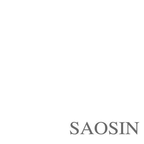 Der Text "SAOSIN" steht in großen grauen Buchstaben auf weißem Hintergrund unten rechts.