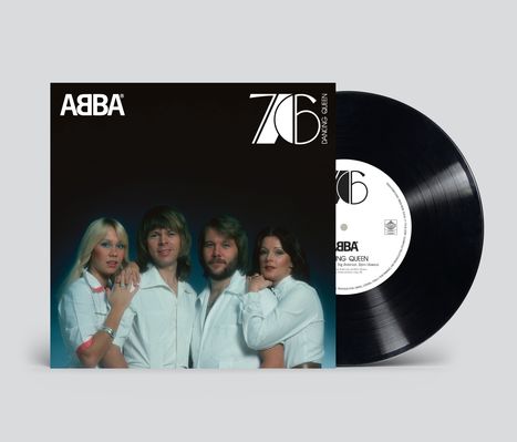 "ABBA", "76", "Dancing Queen". Vier Personen in heller Kleidung, Schallplatte rechts.