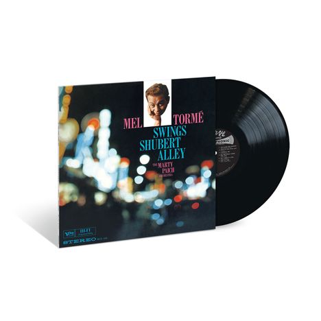 "Mel Tormé Swings Shubert Alley" in bunten Buchstaben und verschwommene Lichter mit einem kleinen Porträt eines Mannes.