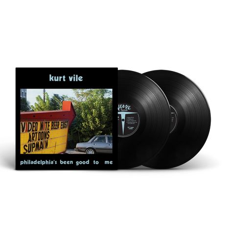 Text: "VIDEO NITE BEER EUST ARTOONS SUPMAN", "kurt vile", "philadelphia’s been good to me." Zwei Schallplatten und ein Auto.