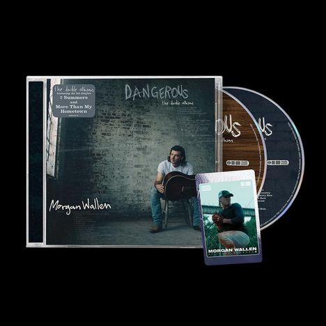 „DANGEROUS the double album“, Morgan Wallen sitzt mit Gitarre, zwei CDs und eine Karte.