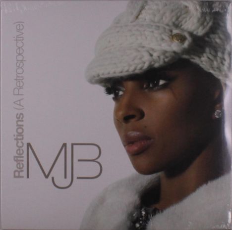 „Reflections (A Retrospective) MJB.“ Frau in weißem Hut und Mantel schaut zur Seite.