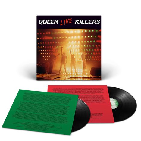 Text: "QUEEN LIVE KILLERS." 
Illustration: Bühne mit Bandmitgliedern im Scheinwerferlicht. Zwei Schallplatten, rote und grüne Textblätter.