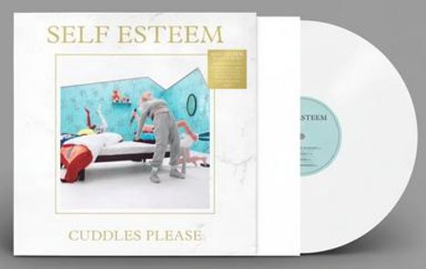 "SELF ESTEEM", "CUDDLES PLEASE", Schallplatte mit weißem Vinyl, Zimmer mit hellblauer Wand, Person macht ein Bett.