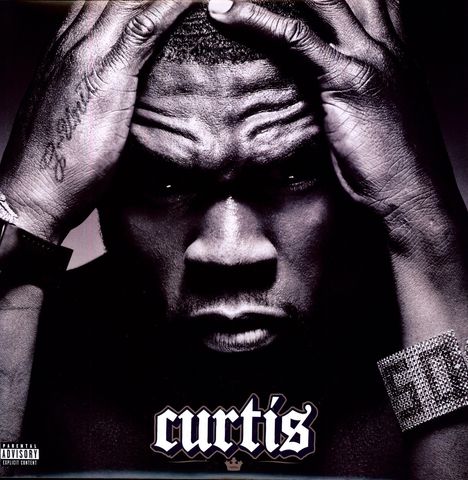 Der Text "curtis" steht unten. Ein Mann fasst sich mit beiden Händen an den Kopf, die Mimik wirkt angespannt.