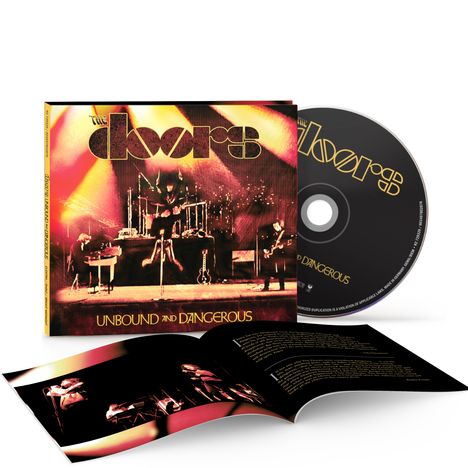 "Unbound and Dangerous" und "The Doors" in großen gelben Buchstaben. Konzertszene mit Musikern auf der Bühne.