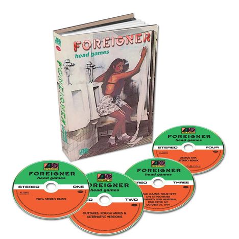 Buchcover: "Foreigner head games". Frau bei Urinalen. Vier CDs mit ähnlicher Aufschrift.