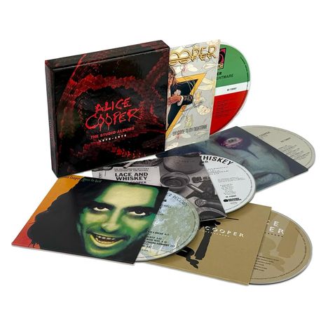 "Alice Cooper, The Studio Albums 1969-1983" auf einer Box, CDs und Hüllen mit verschiedenen Coverbildern.