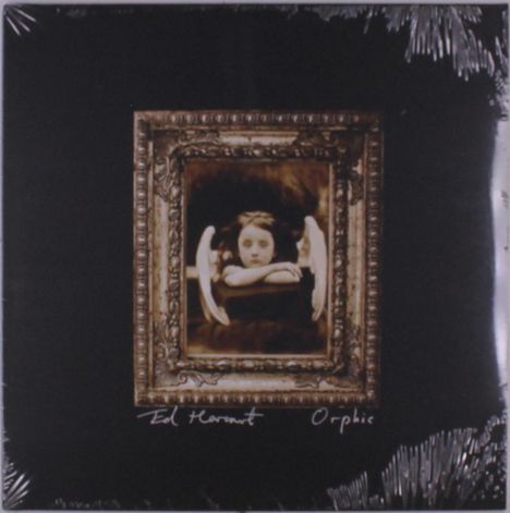 "Ed Harcourt Orphic" steht unten. In der Mitte ein Gemälde: Ein Kind mit Engelsflügeln in einem verzierten Rahmen.