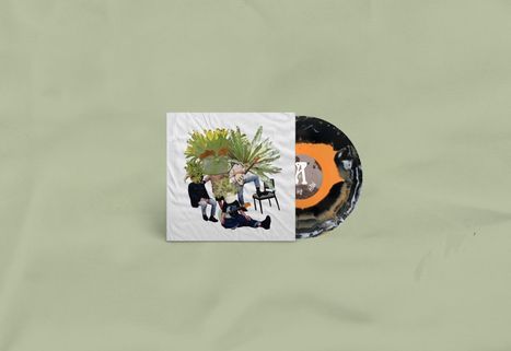 Auf der Schallplatte steht ein Text. Es ist eine Illustration von Menschen mit Pflanzentöpfen als Köpfe.