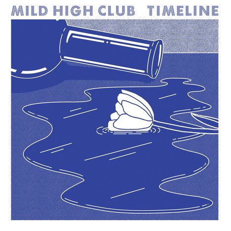 „MILD HIGH CLUB  TIMELINE“. Illustration: Blaue, umgekippte Flasche, weiße Blume im verschütteten Inhalt.