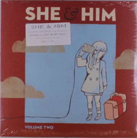 "SHE & HIM", "VOLUME TWO". Illustration: Mädchen mit Dosentelefon, Koffer daneben, Wolken im Hintergrund, blauer Himmel.