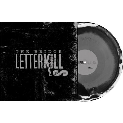 Text: "THE BRIDGE LETTERKILLS". Eine Vinyl-Schallplatte und ein schwarzes, abgenutztes Cover.