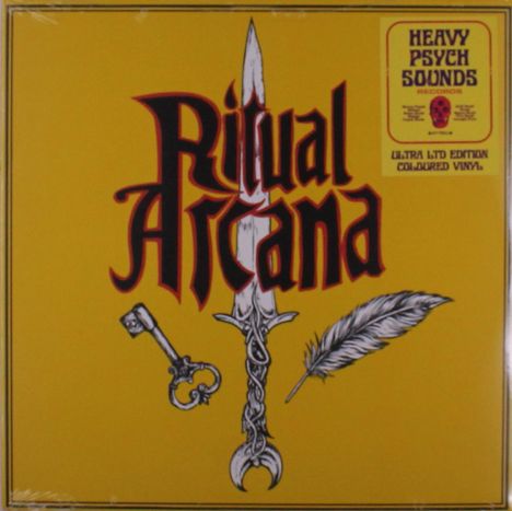"Ritual Arcana" in gotischer Schrift, daneben ein Schlüssel, ein Dolch und eine Feder auf gelbem Hintergrund.
