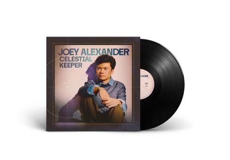 "JOEY ALEXANDER CELESTIAL KEEPER" steht oben. Eine Vinyl-Schallplatte und das Albumcover mit einem Foto eines Mannes.