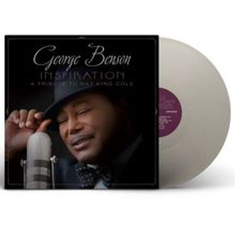 Texte: "George Benson, Inspiration: A Tribute to Nat King Cole". Ein Mann lächelnd mit Mikrofon, Schallplatte beige.