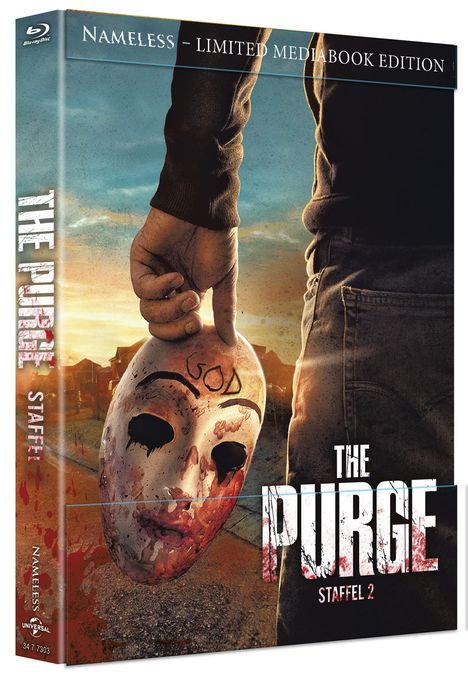 "THE PURGE STAFFEL 2" auf blutbespritztem Cover; Hand hält blutige Maske mit "GOD"-Aufschrift, düstere Kulisse.