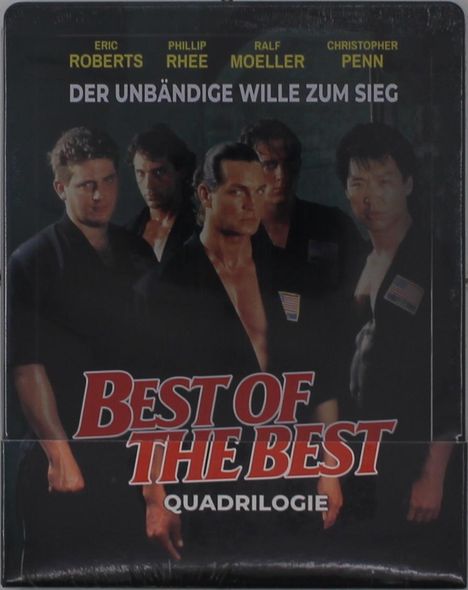 „DER UNBÄNDIGE WILLE ZUM SIEG“ und „BEST OF THE BEST QUADRILOGIE“. Vier Männer in schwarzen Outfits.