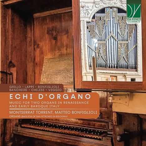 "Echi D'Organo" – Musik für zwei Orgeln in Renaissance und Frühbarock. Bild: Blick auf eine Orgel und ihren hölzernen Rahmen.