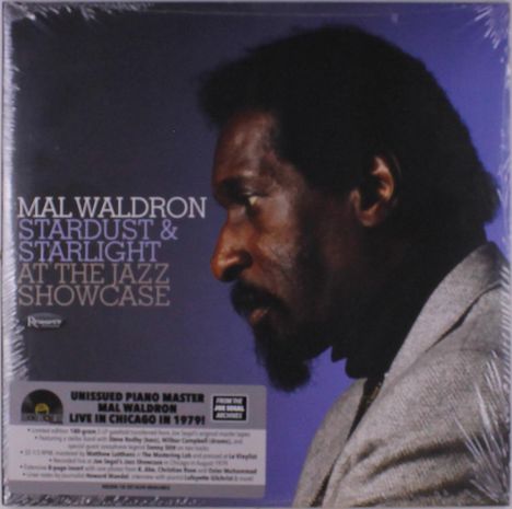"Mal Waldron Stardust & Starlight at the Jazz Showcase" steht auf einem Albumcover mit dem Profil eines Mannes in einem Anzug.