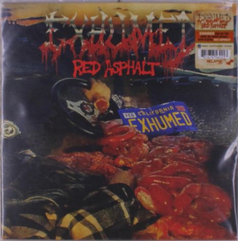 "Exhumed" und "Red Asphalt" in blutroter Schrift, Nummernschild "California Exhumed", daneben Fleischstücke.