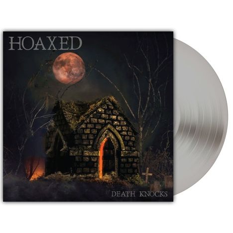 „HOAXED“, „DEATH KNOCKS“. Vinyl-Cover: Düsteres Haus, roter Mond, karge Bäume, friedhofsähnliche Szene.