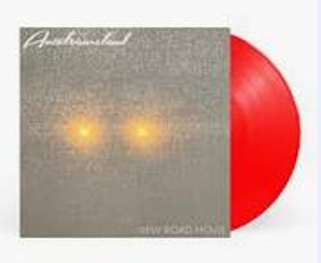 Oben steht "Avett Brothers Band". Unten "New Road Now". Rote Vinylplatte, grauer Hintergrund mit zwei gelben Lichtern.