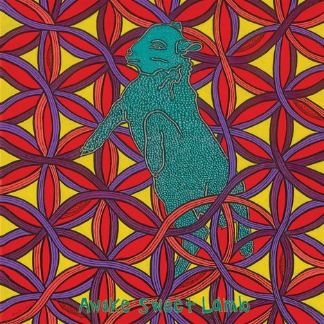 "Awake Sweet Lamb" in bunten Buchstaben. Eine Illustration eines grünen Lamms auf einem verschlungenen roten und lila Muster.