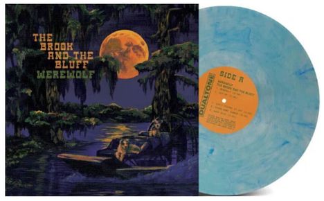 "The Brook and The Bluff Werewolf" Text über einer nächtlichen Flusslandschaft mit Booten und orangefarbenem Mond.