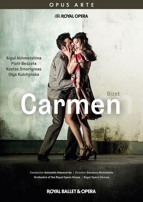"Carmen" von Bizet; Aigul Akhmetshina, Piotr Beczała. Szene: Mann hält Frau in leidenschaftlicher Umarmung.