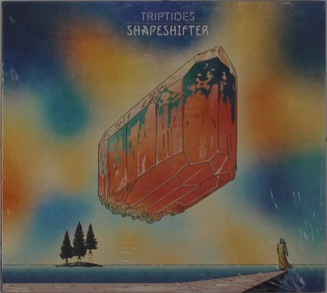 „TRIPTIDES SHAPESHIFTER“ ist oben geschrieben; eine Grafik mit einem großen schwebenden Kristall über Wasser.