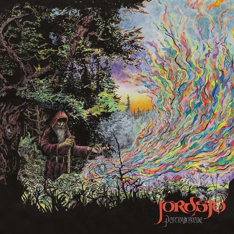 Unter den Texten "Jordsjø" und "Nattfiolen", ein Wald mit einem Zauberer und bunten Energieflammen in einer mystischen Szenerie.