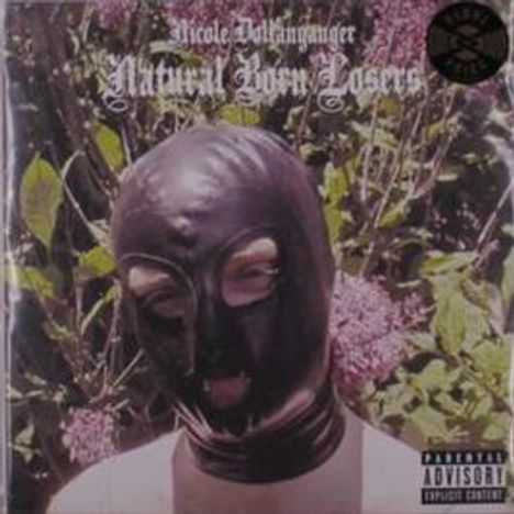 "Nicole Dollanganger Natural Born Losers" in gotischer Schrift. Eine Person trägt eine Maske vor einem lila-blühenden Strauch.