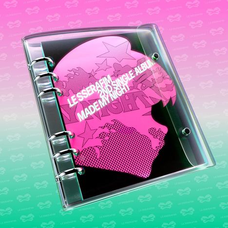 Text: „LESSERAFIM 2ND SINGLE ALBUM MADE MY NIGHT“. Eine rosa Silhouette mit Sternen in einem durchsichtigen Ordner.