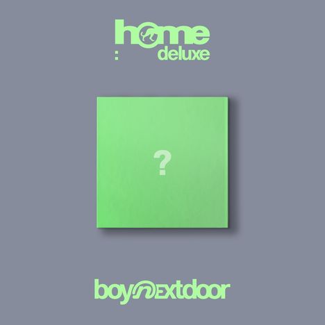 "home deluxe" und "boy next door" stehen auf einem grauen Hintergrund. Ein grünes Quadrat mit "?".