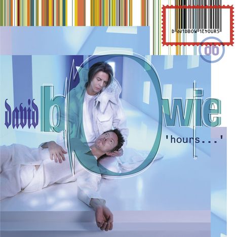 Text im Bild: "DAVID BOWIE", "hours...". Ein Mensch liegt, ein anderer stützt seinen Kopf. Blau-weiße, moderne Farbgebung.