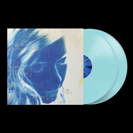 Texte: "232"; Illustration eines Gesichts in Blau auf einem Albumcover mit zwei hellblauen Schallplatten.