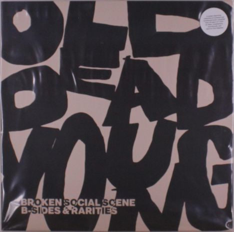 "Broken Social Scene B-Sides & Rarities" steht unten. Dunkle Buchstaben bilden "OLD DEAD YOUNG".