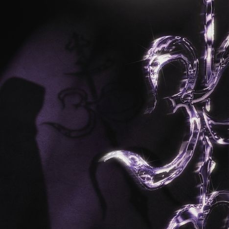 Eine hellviolette abstrakte Form vor einem dunklen Hintergrund, glänzend und organisch geschwungen.