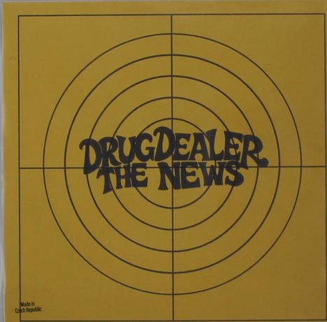 „DRUGDEALER THE NEWS“ steht zentral auf gelbem Hintergrund mit schwarzen Kreislinien. Unten links: „Made in Czech Republic“.