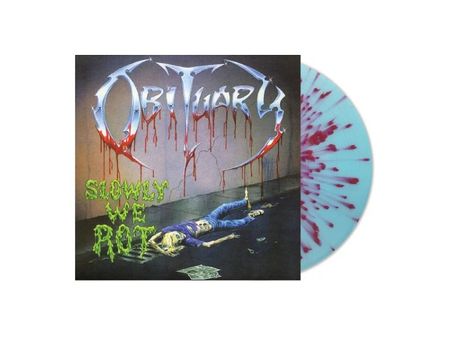 "OBITUARY" mit blutiger Schrift, "SLOWLY WE ROT" darunter. Illustration: Skelett auf Straße, rote und blaue Schallplatte.