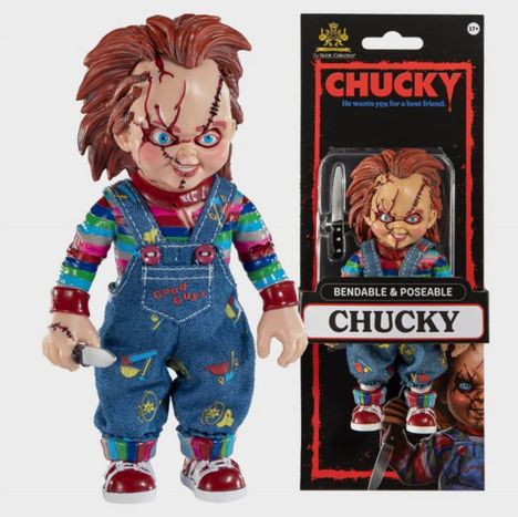 "CHUCKY", "He wants you for a best friend", "BENDABLE & POSEABLE", "Good Guys". Eine Puppenfigur mit Narben und Messer.