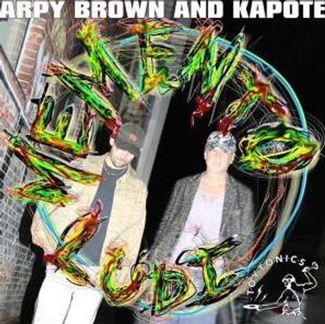 HARVEY BROWN AND KAPOTE. Neonfarbenes, wirbelndes Design im Vordergrund. Zwei Personen im Hintergrund.