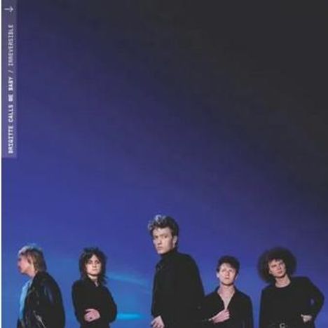 Oben links: „ROSETTE CALL ME ANYWHERE“. Fünf Personen in dunkler Kleidung vor blau-violettem Hintergrund.