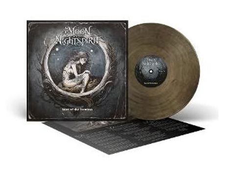 Cover mit Text "A Moon Nightspirit – Spirit of the Forest". Illustration: Frau sitzt in einem Astkreis. Goldene Vinyl-Schallplatte daneben.