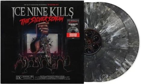 „ICE NINE KILLS - THE SILVER SCREAM“ steht oben, darunter eine Faust mit Messer. Vinyl-Schallplatten in Grau-Marmor.