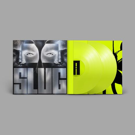 Text "SLUG". Zwei leuchtend gelbe Vinylplatten, abstraktes Porträt einer Person im Hintergrund.